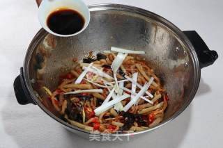 鱼香肉丝的做法步骤：4