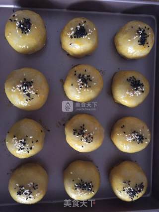 蛋黄酥的做法步骤：16