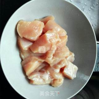 糖醋鸡块的做法步骤：2