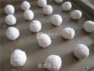 蛋白椰丝球的做法步骤：7