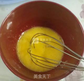 无油咕咕霍夫戚风蛋糕的做法步骤：1