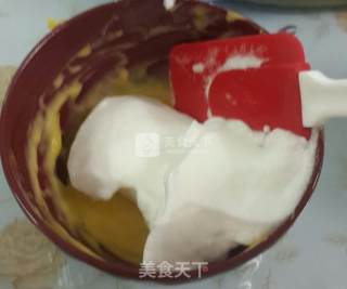 无油咕咕霍夫戚风蛋糕的做法步骤：5