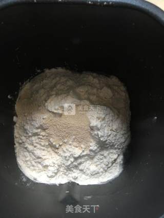 披萨的做法步骤：1