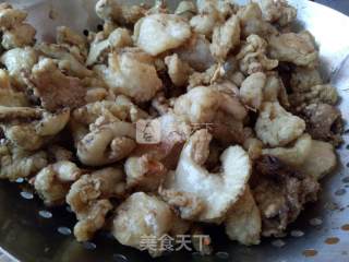 青椒油渣鸡蛋干的做法步骤：1