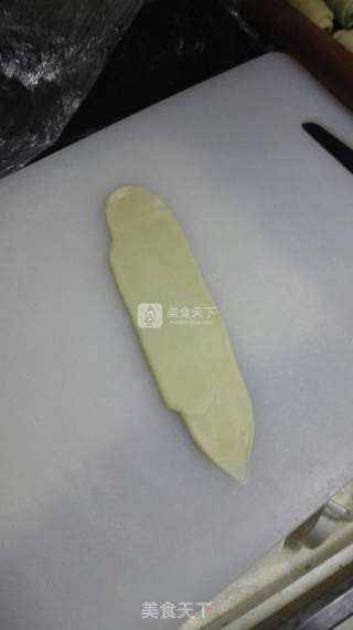 酥皮点心，一直很喜欢，无论外观还是口感，只是热量高还是少吃做好了送人，嘻嘻省的自己吃了长肉的做法步骤：2