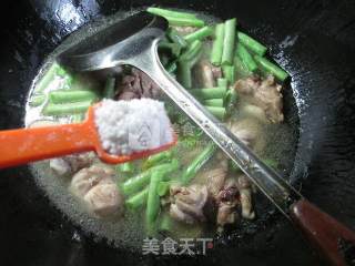 梅豆烧鸡块的做法步骤：8
