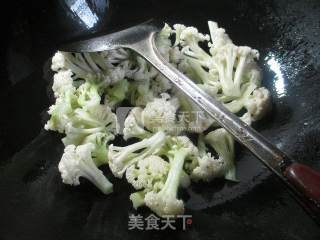 牛肉煮花菜的做法步骤：2