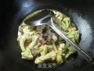 牛肉煮花菜的做法步骤：3