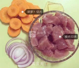 婴儿宝宝辅食——胡萝卜肉松高汤面的做法步骤：2