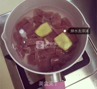 婴儿宝宝辅食——胡萝卜肉松高汤面的做法步骤：3
