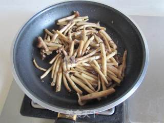茶树菇炒豆角的做法步骤：5