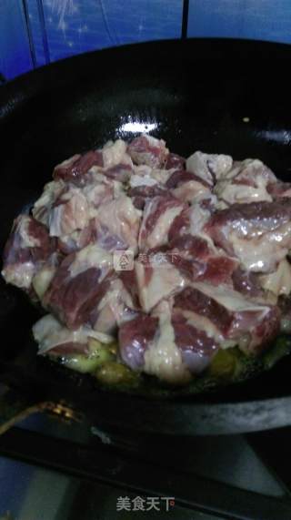 米酒炖牛肉的做法步骤：3