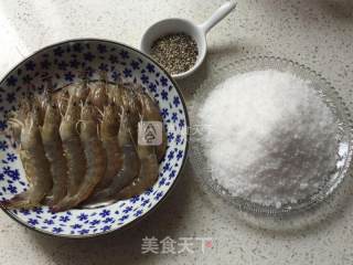 海盐烤大虾的做法步骤：1