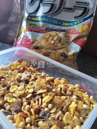牛奶麦片的做法步骤：2