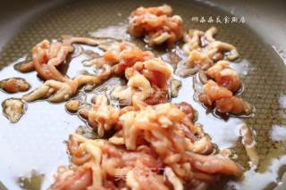 青椒肉丝盖浇面的做法步骤：3
