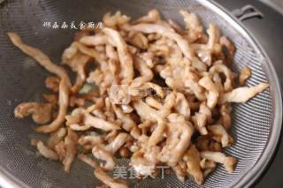 青椒肉丝盖浇面的做法步骤：6