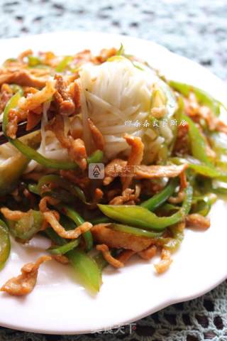 青椒肉丝盖浇面的做法步骤：11