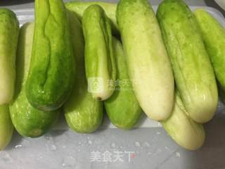 佐粥小咸菜---腌黄瓜君的做法步骤：2