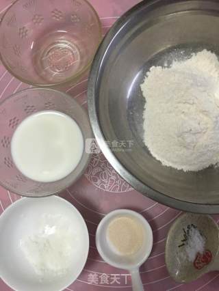 培根虾仁披萨（八寸）的做法步骤：1