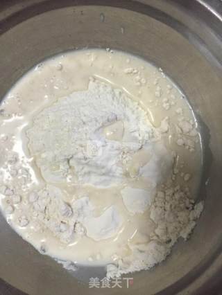 培根虾仁披萨（八寸）的做法步骤：3