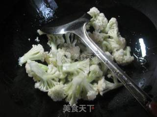 黄花菜炒花菜的做法步骤：4