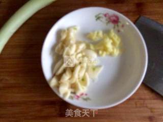 白玉菇炒青菜的做法步骤：3