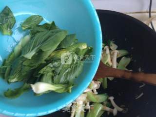 白玉菇炒青菜的做法步骤：9