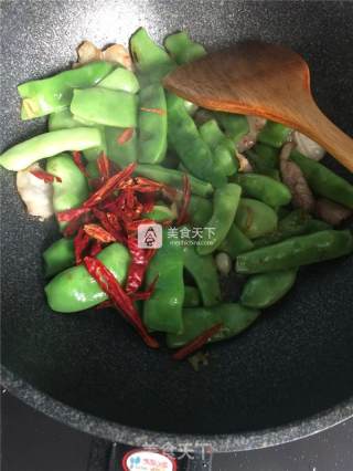 五花肉炖油豆角的做法步骤：6