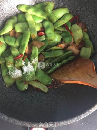 五花肉炖油豆角的做法步骤：9