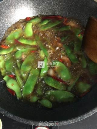 五花肉炖油豆角的做法步骤：10