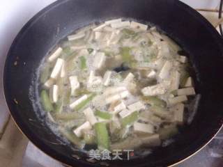 丝瓜皮蛋豆腐汤的做法步骤：11