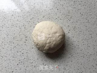 脆底鲜虾鸡肉披萨的做法步骤：2