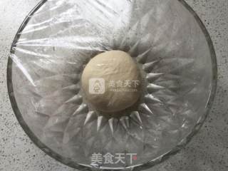 脆底鲜虾鸡肉披萨的做法步骤：4