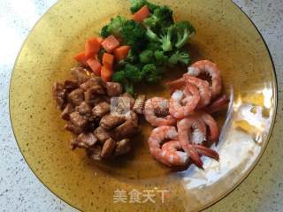 脆底鲜虾鸡肉披萨的做法步骤：8
