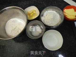 蜜豆火腿酥的做法步骤：1
