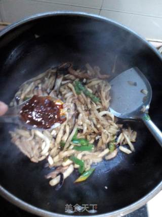 辣炒圆茄丝的做法步骤：10