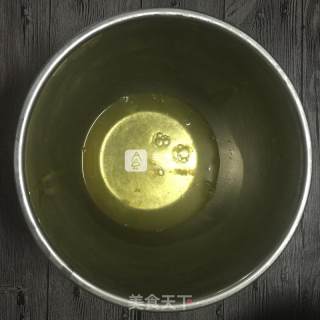 菠菜戚风蛋糕（8寸）的做法步骤：7