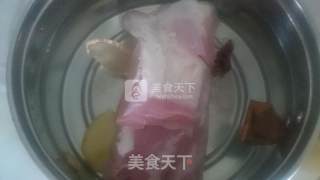回锅肉的做法步骤：1