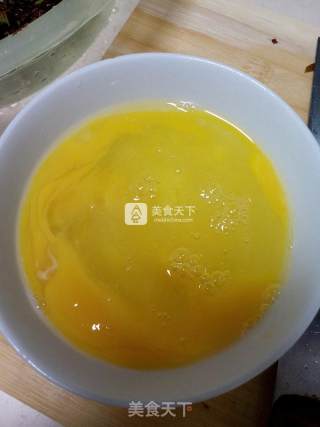 香椿炒鸡蛋的做法步骤：3