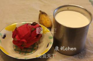 火龙果思慕雪的做法步骤：1