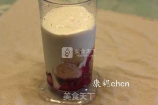 火龙果思慕雪的做法步骤：3