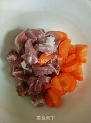 孜然肉串的做法步骤：1