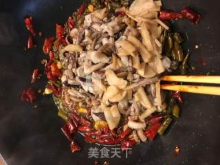 泡椒鱿鱼须的做法步骤：6