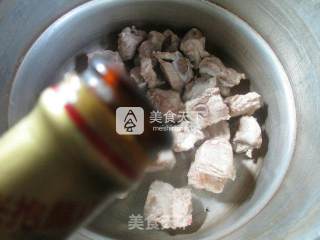 酸菜腐竹煮排骨的做法步骤：4