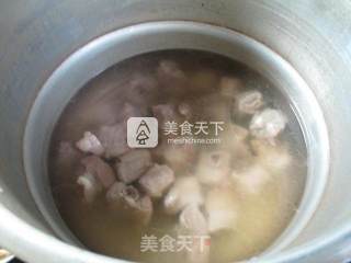 酸菜腐竹煮排骨的做法步骤：7