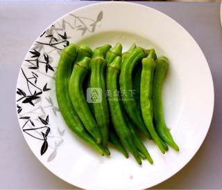 夏季爽口菜-白灼秋葵的做法步骤：4