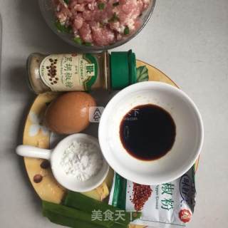 脆皮丸子的做法步骤：1