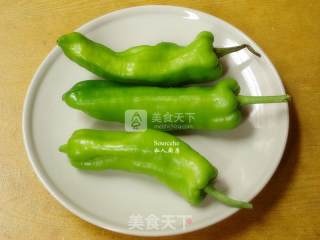 火腿青椒煎蛋的做法步骤：1