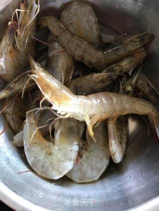 烤黄金脆皮虾的做法步骤：1