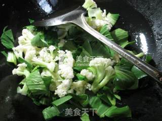浓汤宝青菜花菜的做法步骤：2